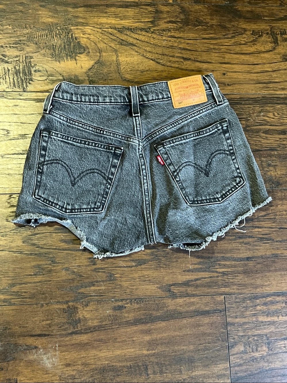 Levi’s faded black woman’s 501 shorty shorts size 24
